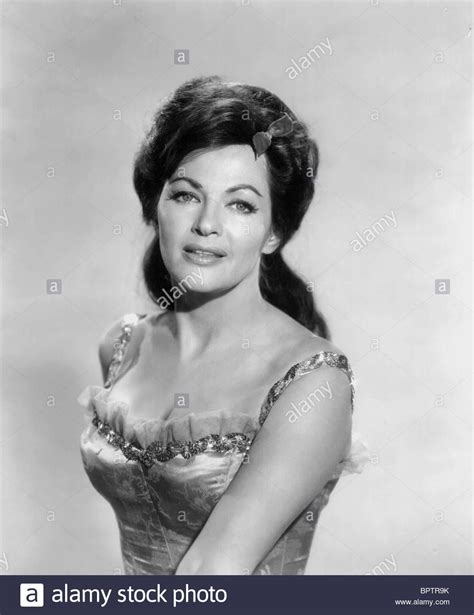 yvonne de carlo pictures|30 Stunning Black and White Portraits of Yvonne De。